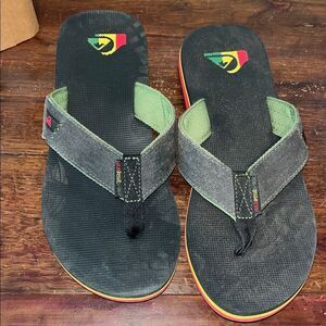 Quiksilver Black Red Green Yellow Jamaica Bob Marley Flip Flops Sandals 8 M used